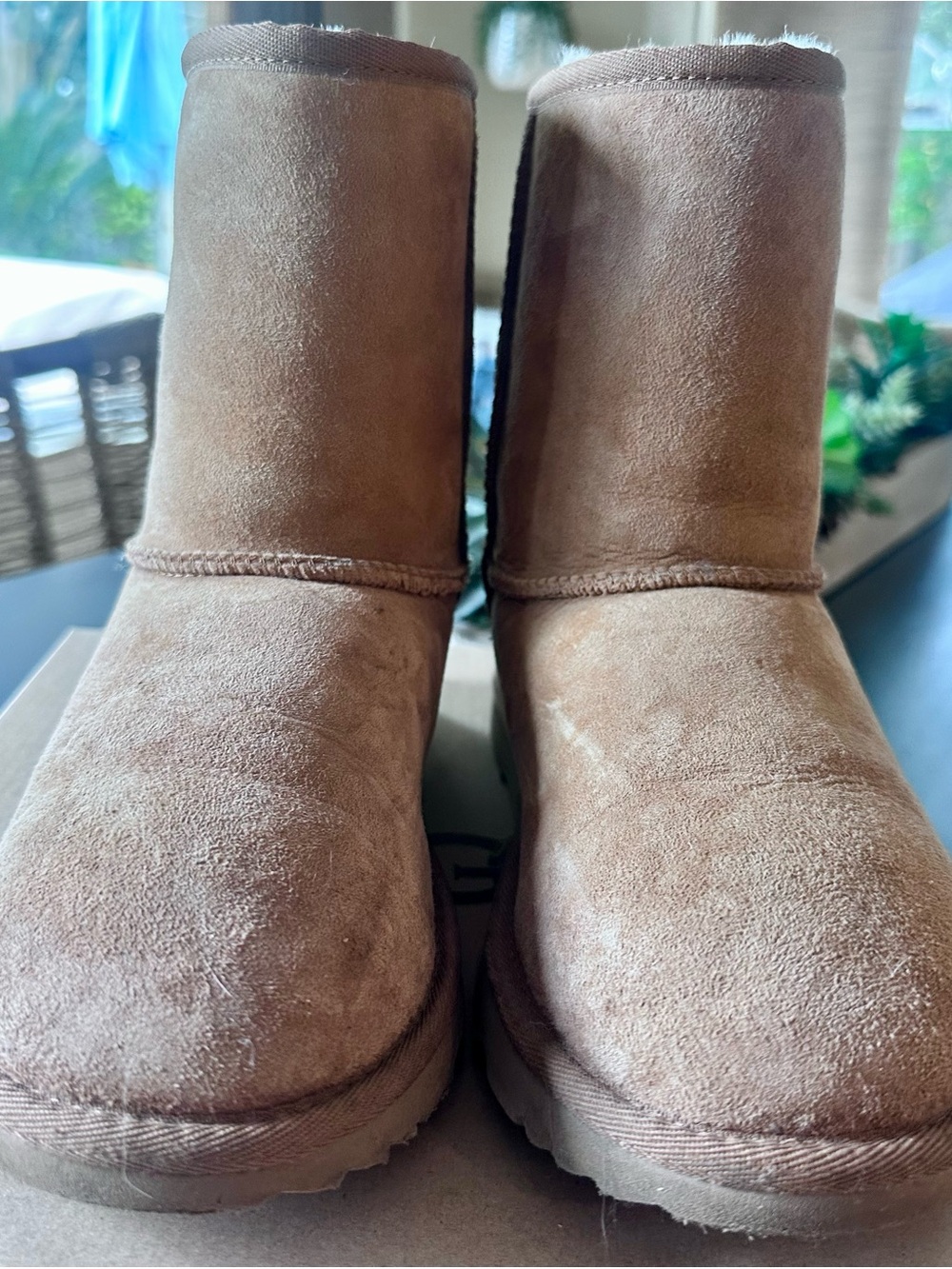 UGG Kids Classic II Chestnut Boots Size 6 Youth w/ Box - Picture 2 of 9